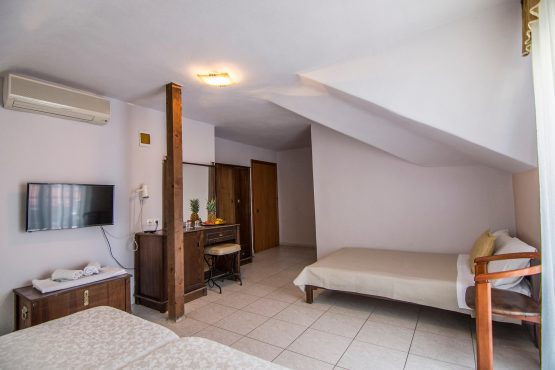 Hotel Rihios | Τετράκλινα Δωμάτια 19