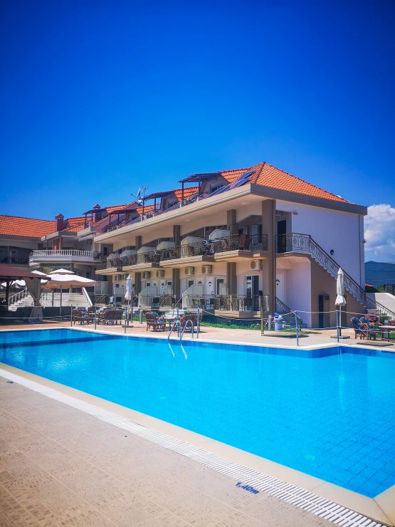 Hotel Rihios | Πισίνα 22