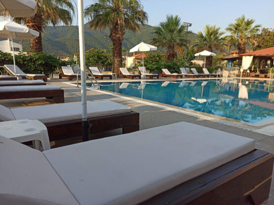 Hotel Rihios | Πισίνα 1